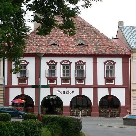 Opočno Restaurace A Penzion Podloubi酒店 外观 照片