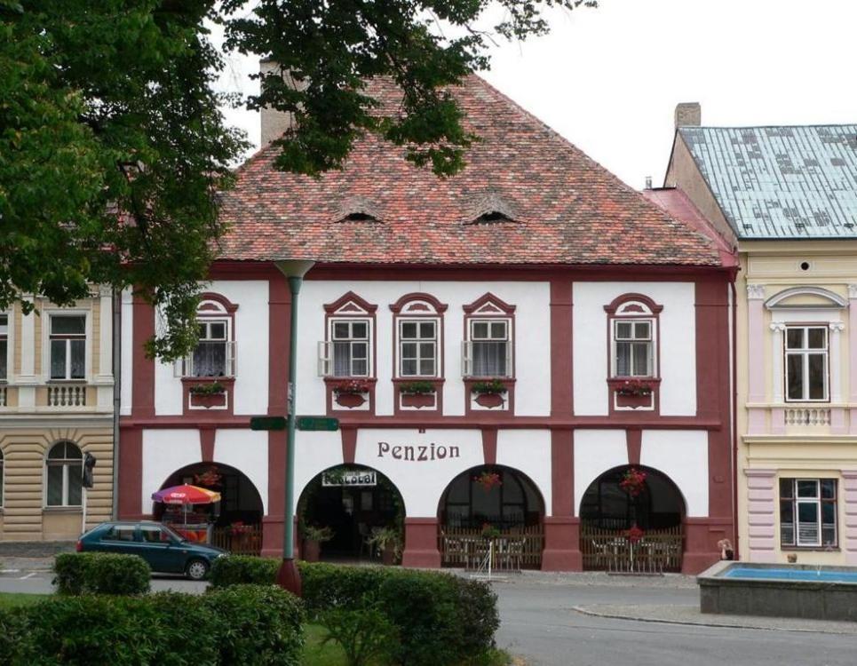 Restaurace A Penzion Podloubi Opočno 外观 照片